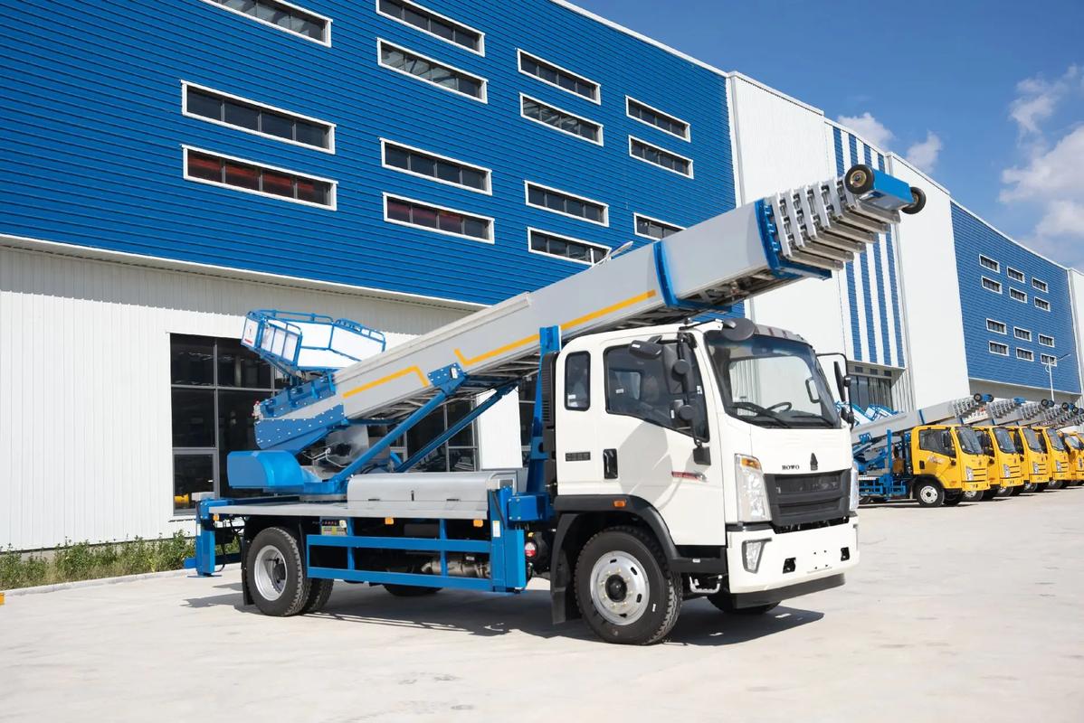 新余出租云梯车高空作业车 建筑垃圾搬运